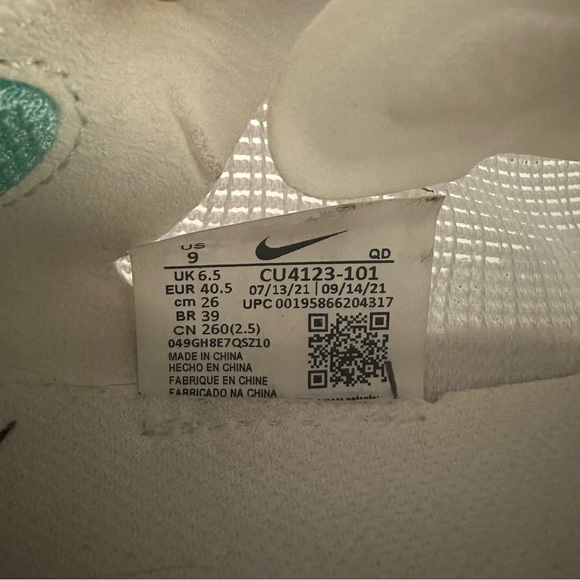 Nike White and Blue Athletic Shoes - Picture 6 of 6